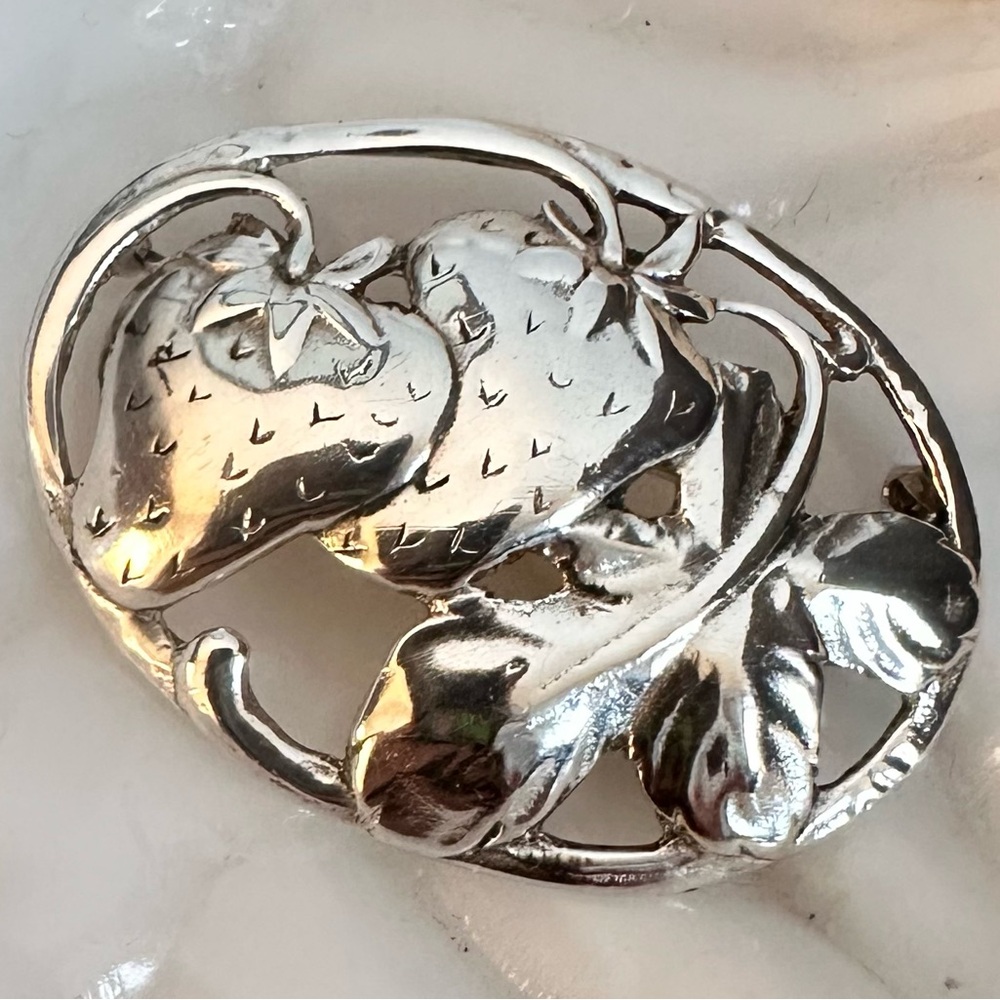 Vintage sterling silver strawberry and vine oval brooch